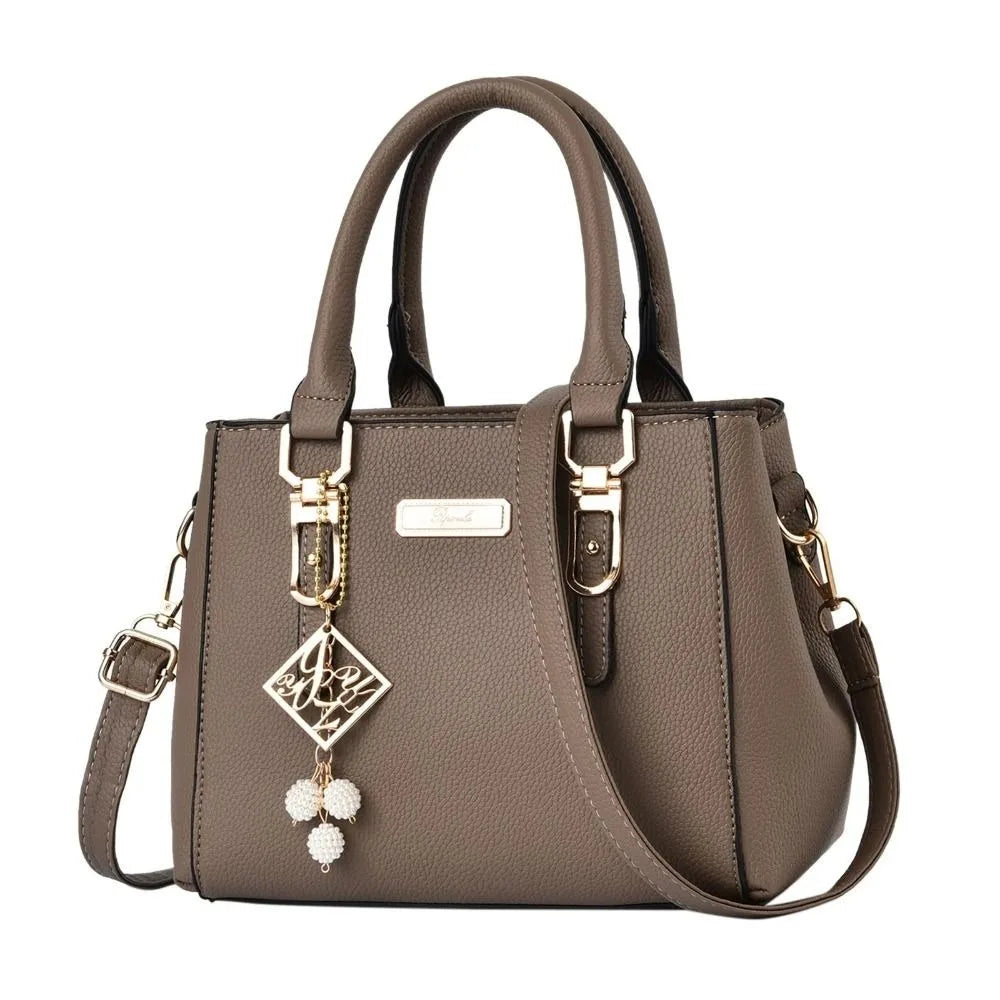 Chic Everyday Shoulder Bag – Spacious & Stylish